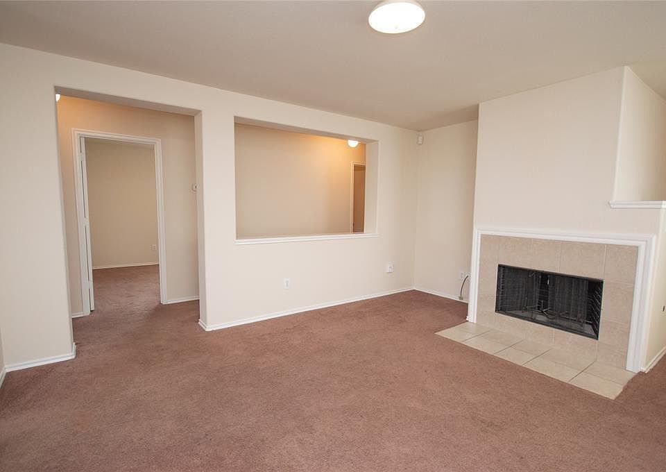1st image of 315 Remington Creek Dr
