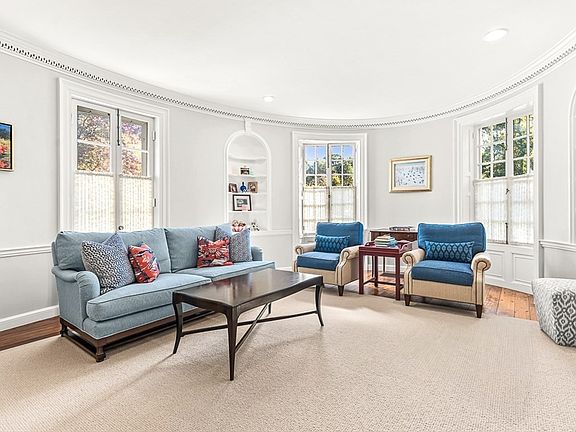 2nd image of 2 Phillips Pond Rd