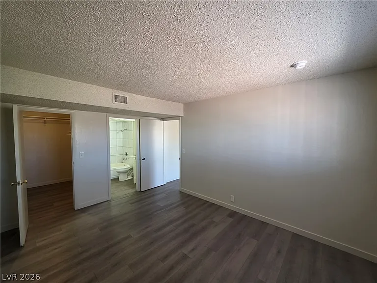 615 S Royal Crest Cir #10 — Photo 7