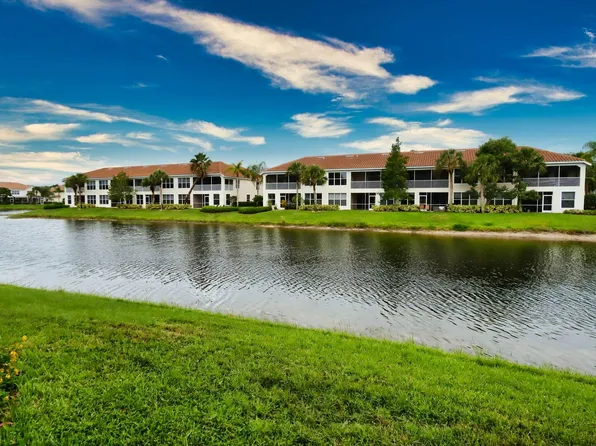 1172 Oxford Ln #27, Naples, FL 34105