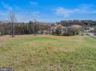2218 Valley Rd, Berkeley Springs, WV 25411