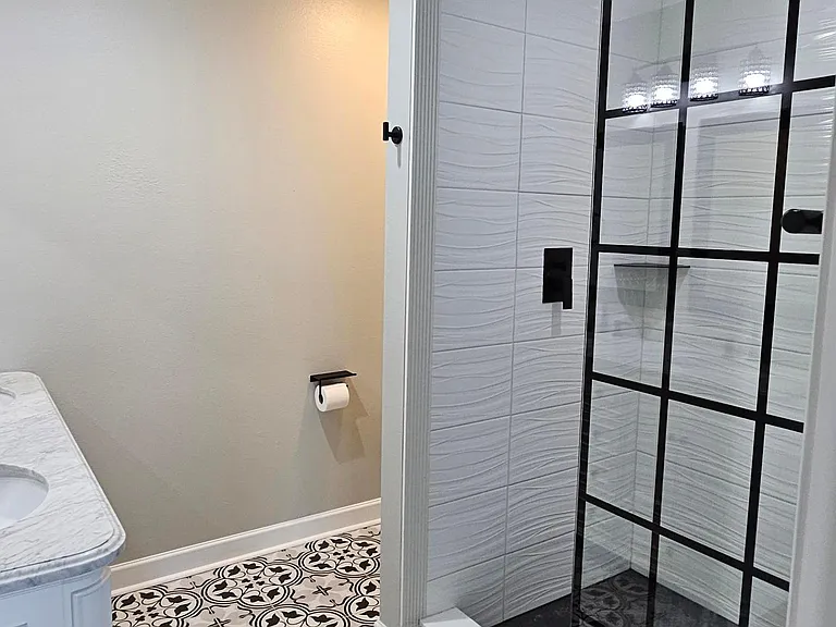5817 Fox Point Cir — Photo 22