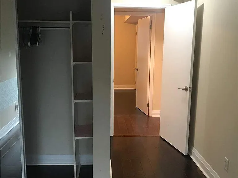 21 Carlton St #1310 — Photo 10