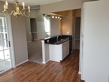 5th image of 2406 Forest Edge Ct Unit 302B