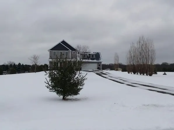 22837 Erskin St NE, East Bethel, MN 55092