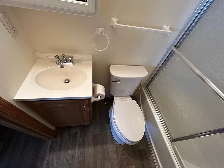 2433 S Austin St #UPPER — Photo 6