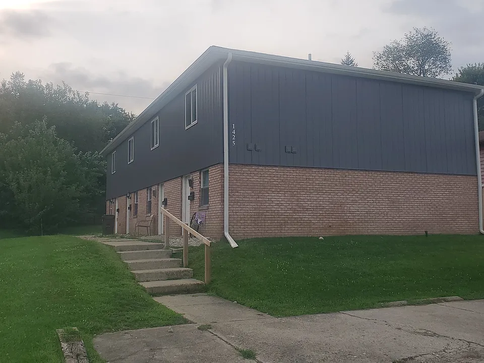 1425 Villa Ct #4