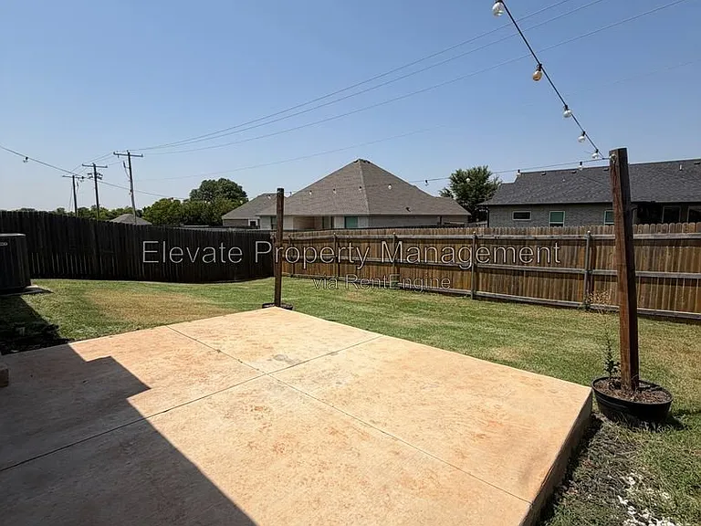 11729 NW 100th St — Photo 30