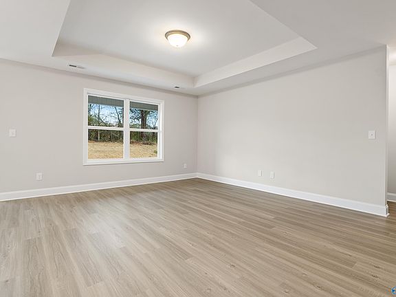 3rd image of 207 Sunny Springs Ct