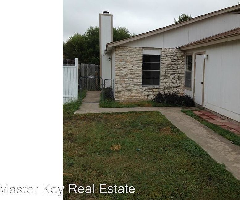 1st image of 8702 Piney Point Dr #B