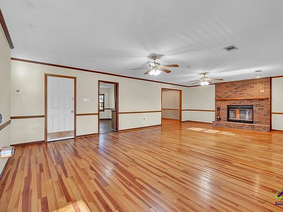 4th image of 416 Moseley Rd