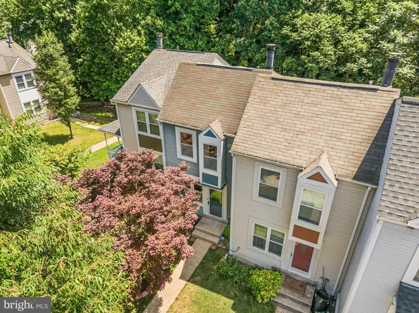 15203 Valley Stream Dr, Woodbridge, VA 22191