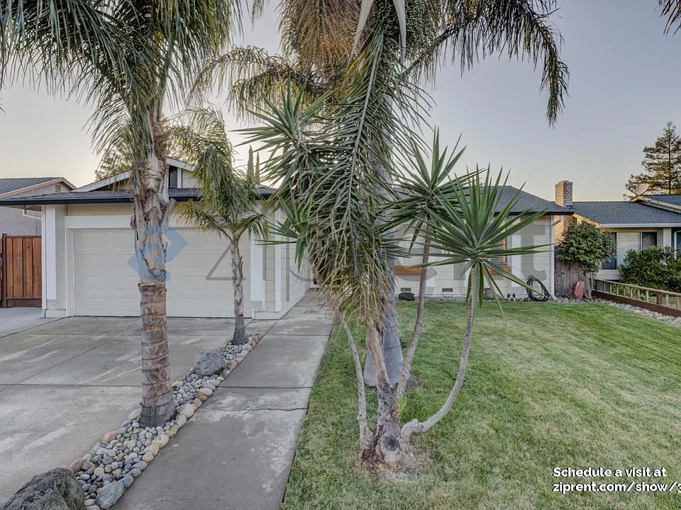 1551 Gamay Cir