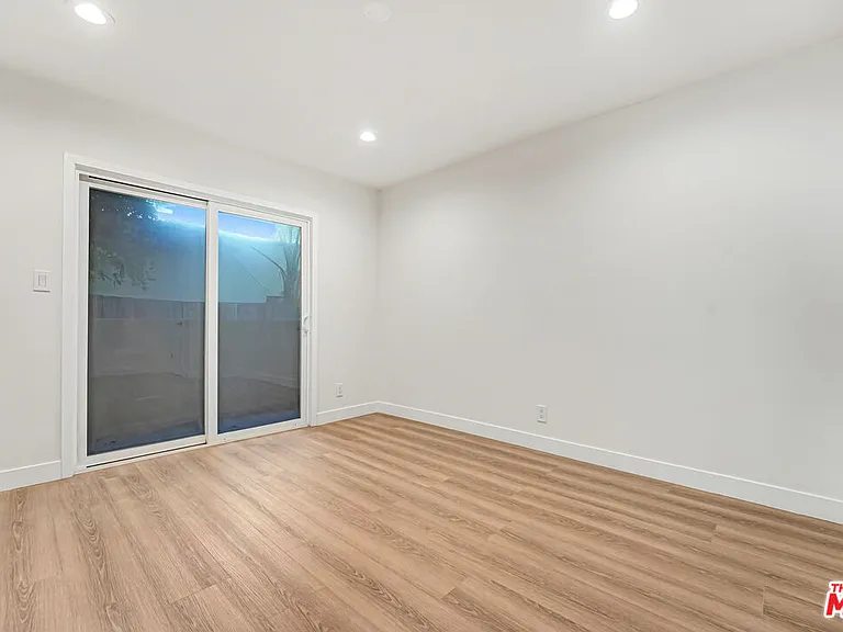 525 N Sweetzer Ave #3 — Photo 10