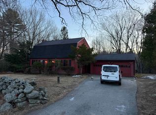 40 Meditation Ln, Atkinson, NH 03811
