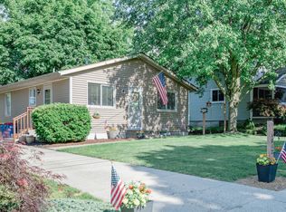1012 Calvary Ave NW, Grand Rapids, MI 49504