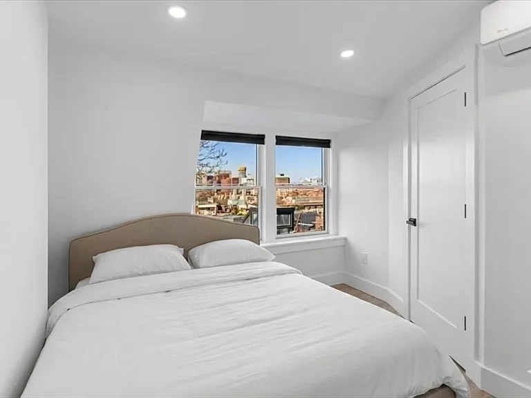6 Goodwin Pl #4 — Photo 13