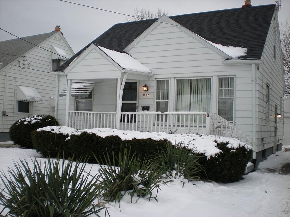 1st image of 1917 Lakeview Ave