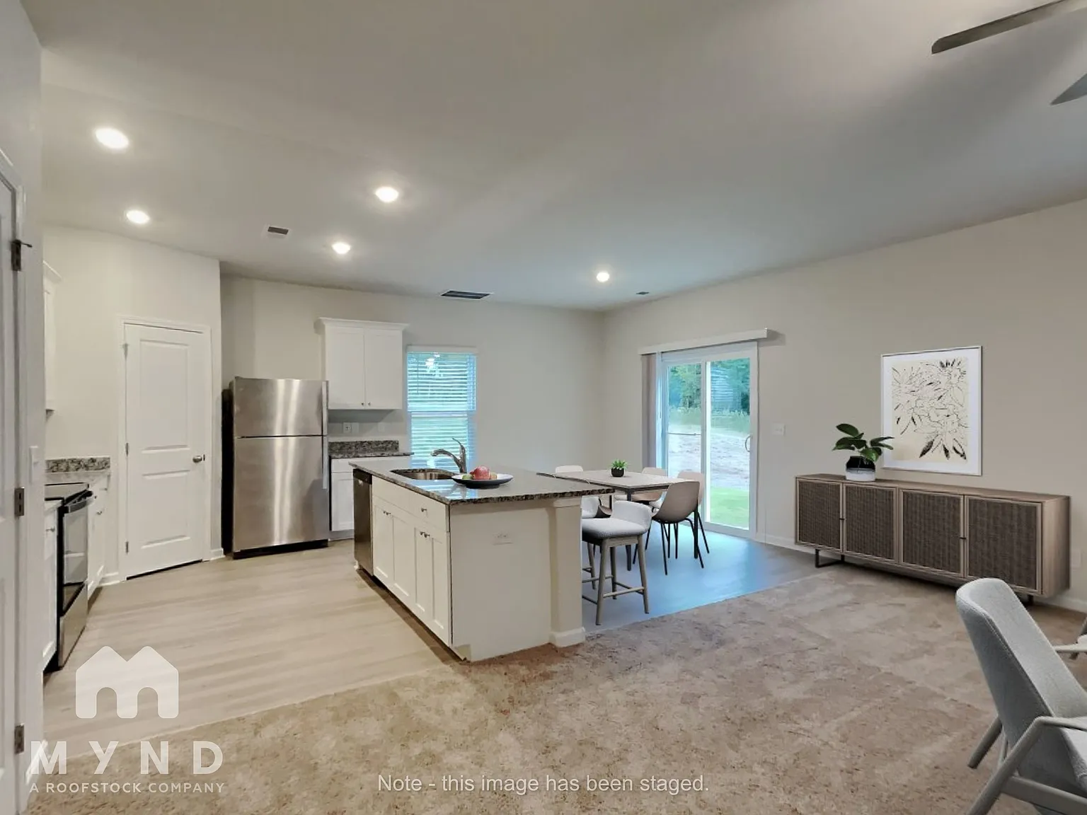 4 bed, 2.5 bath, 1800 sqft, $1,890 — Photo 2