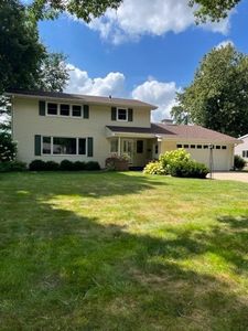 641 16th St, Windom, MN, 56101