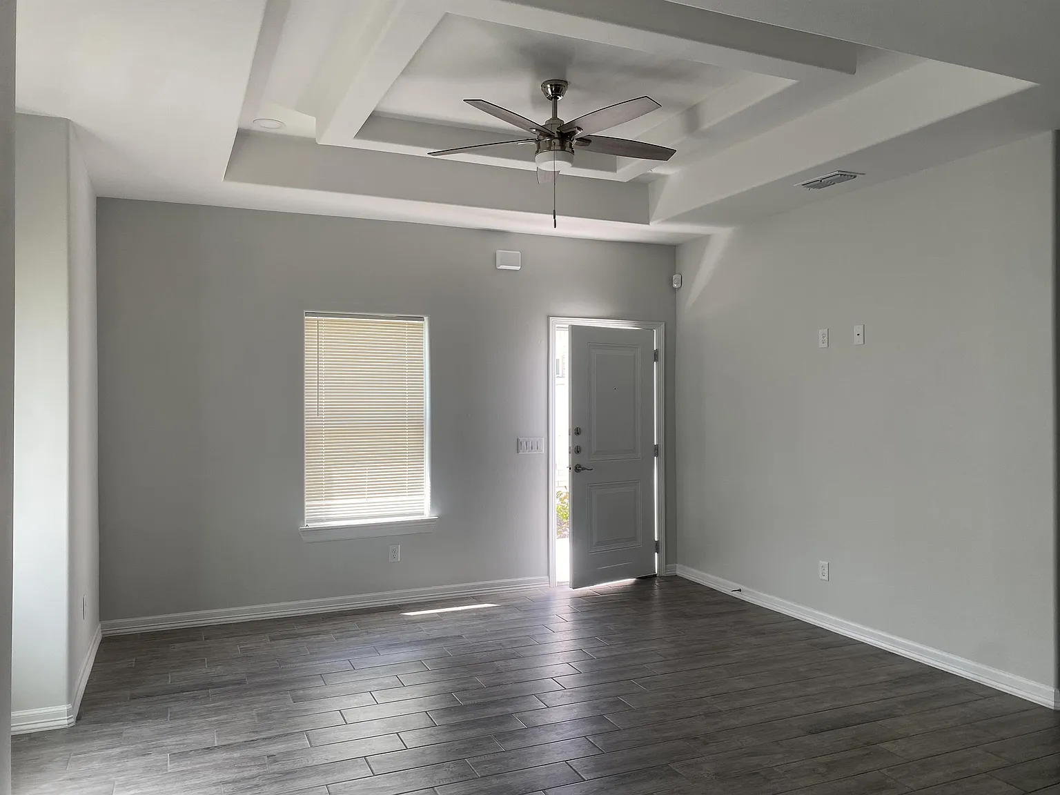 5908 Puffin Avenue - 4 — Photo 4