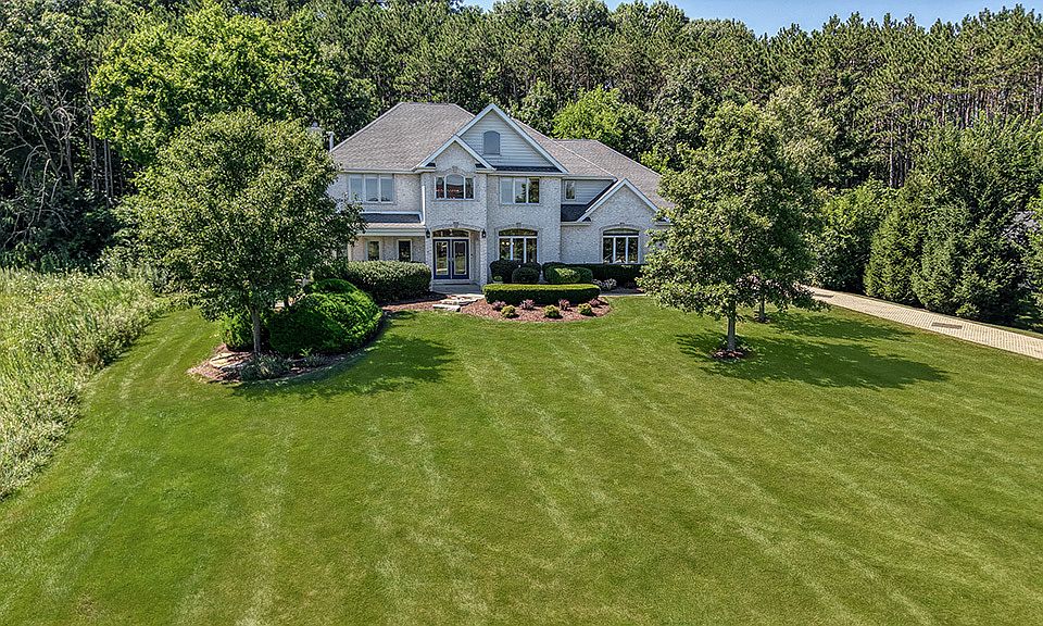 1st image of 16556 Pine Hill Dr