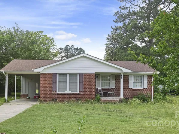 1434 Flag St, Hartsville, SC 29550