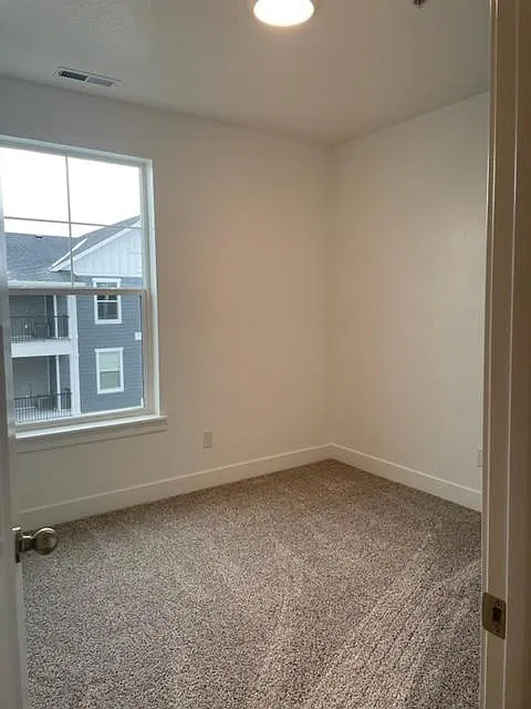 3 bed, 1272 sqft, $1,800 — Photo 3