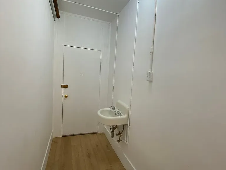 858 Washington St #2 — Photo 6