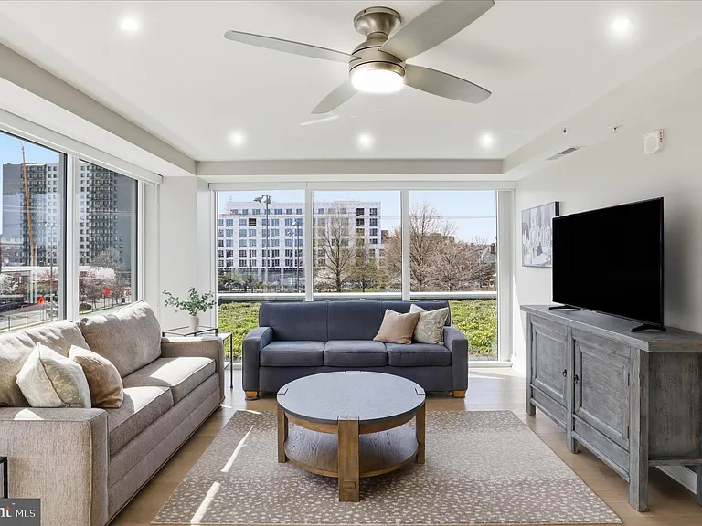 925 N Fairfax St #311 — Photo 16