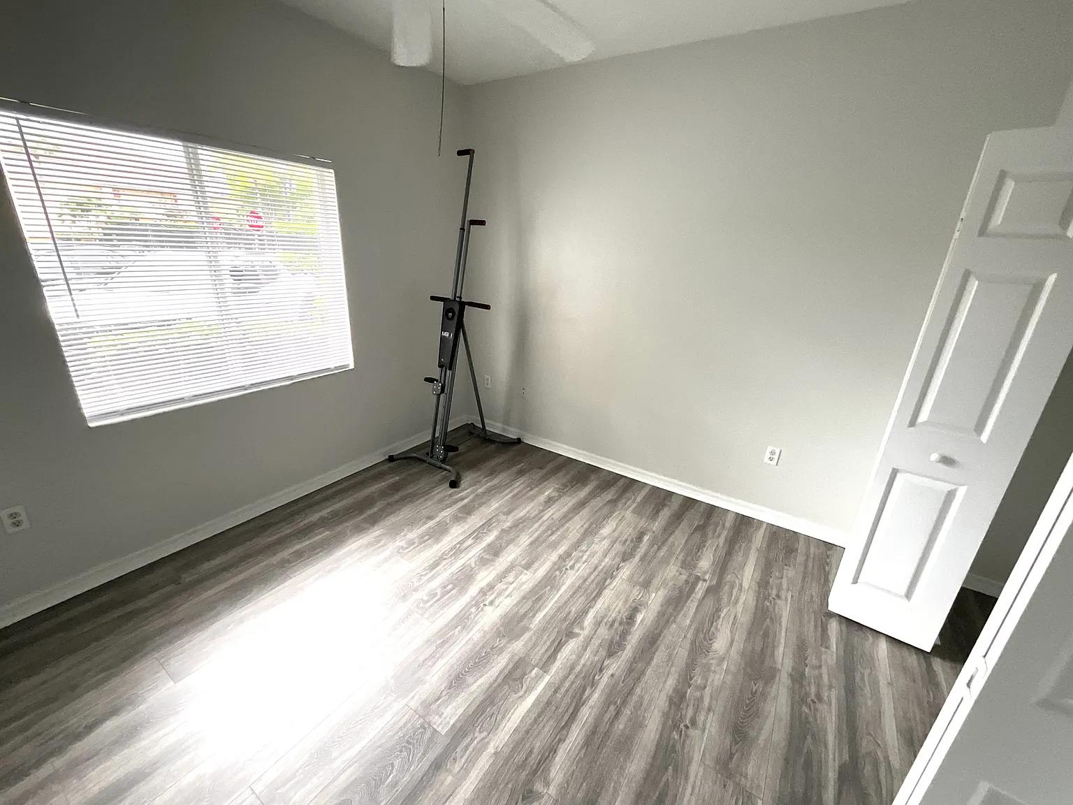 6490 Aragon Way — Photo 3