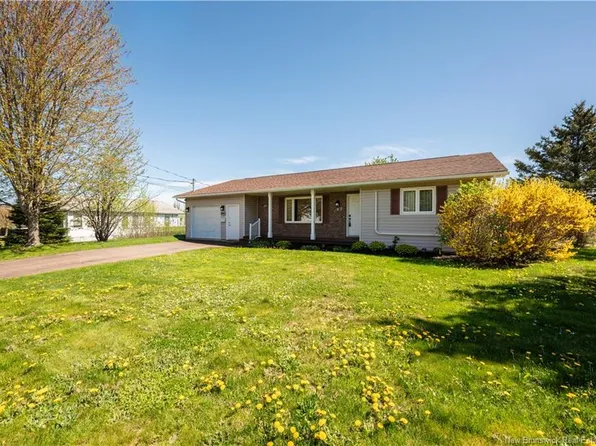 102 Briardale Dr, Moncton, NB E1G 2B6