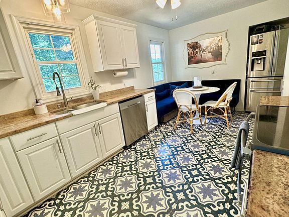 3rd image of 197 Denny Ln