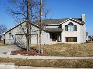 8692 Jacaranda Dr, Dimondale, MI 48821