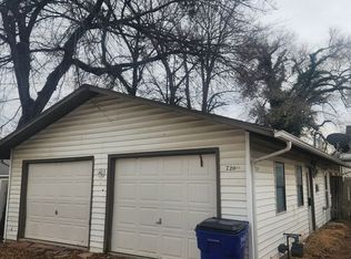 720 W 5th St, Junction City, KS 66441