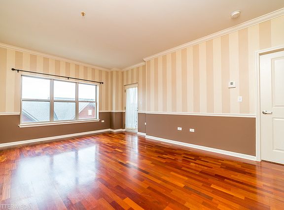 4th image of 1650 Riverwoods Dr Unit 302
