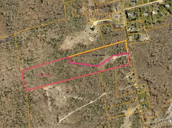 394B Lake Rd, Tiverton, RI 02878