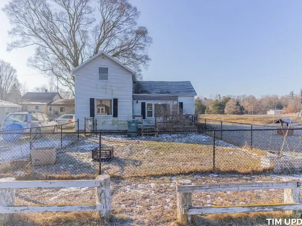 14654 Croswell St, West Olive, MI 49460