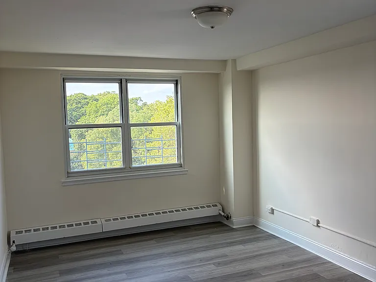 16420 Highland Ave #9M — Photo 2