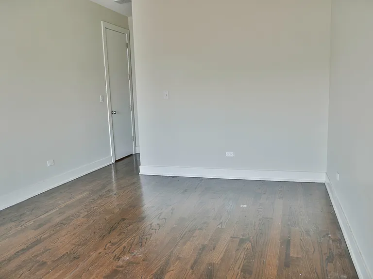 2127 W Division St #2 — Photo 10