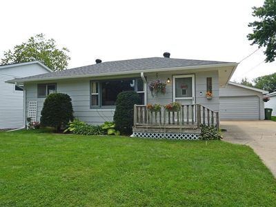 1102 18th Ave, Charles City, IA, 50616