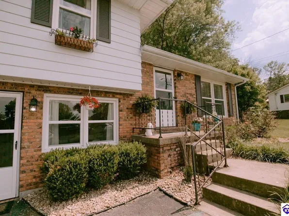 209 Twin Creek Dr, Campbellsville, KY 42718