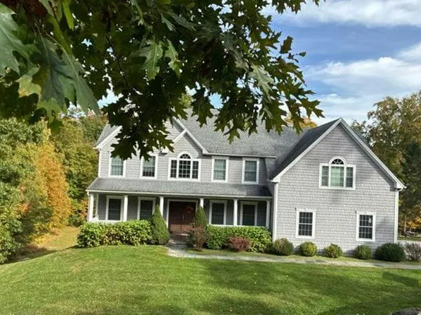 3 Buck Mountain Ct, New Fairfield, CT 06812