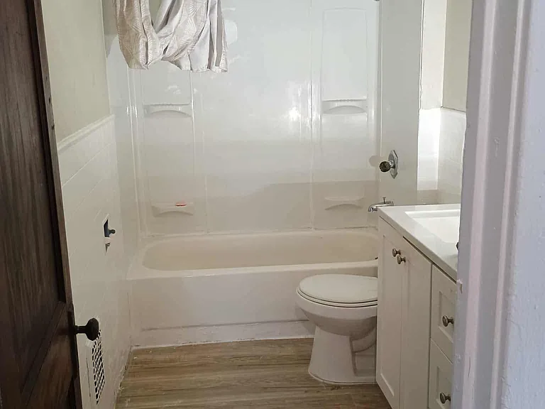 176 Chadduck Ave — Photo 6