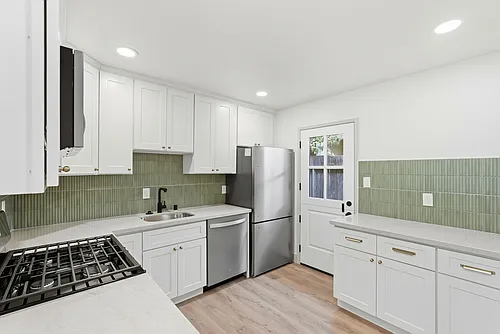 205 Alaska Ave #2 Photo 1