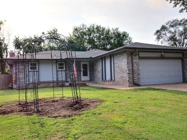 1213 N 1st Ave, Mulvane, KS 67110