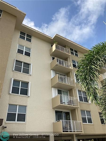 1st image of 1050 SE 15th St APT 407