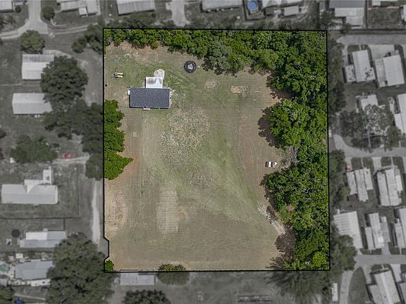 5th image of 38645 Henry Dr