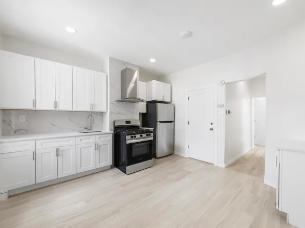 600 67th Street image 7 of 13