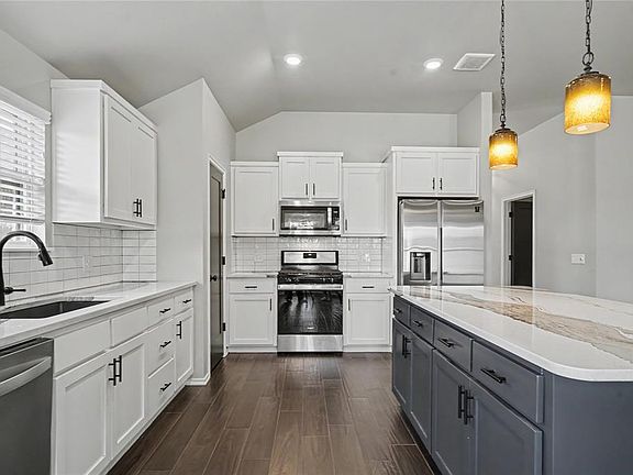 2nd image of 3117 Red Cedar Way